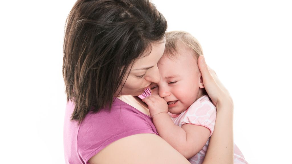 Wypróbuj jedną ze znanych technik uspokajania dziecka, kiedy płacze. Pomóż mu się zrelaksować.